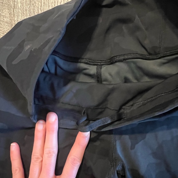 Lululemon base pace running tight - Picture 3 of 5